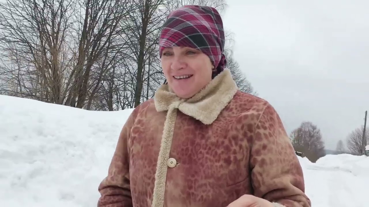 Стряпаю в русской печи, на улице дождь.