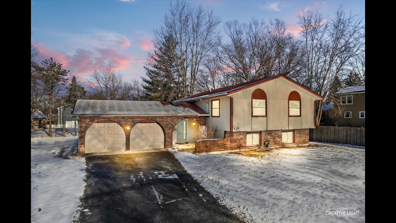 Residential for sale in Naperville, IL - 425 Carriage Hill Road