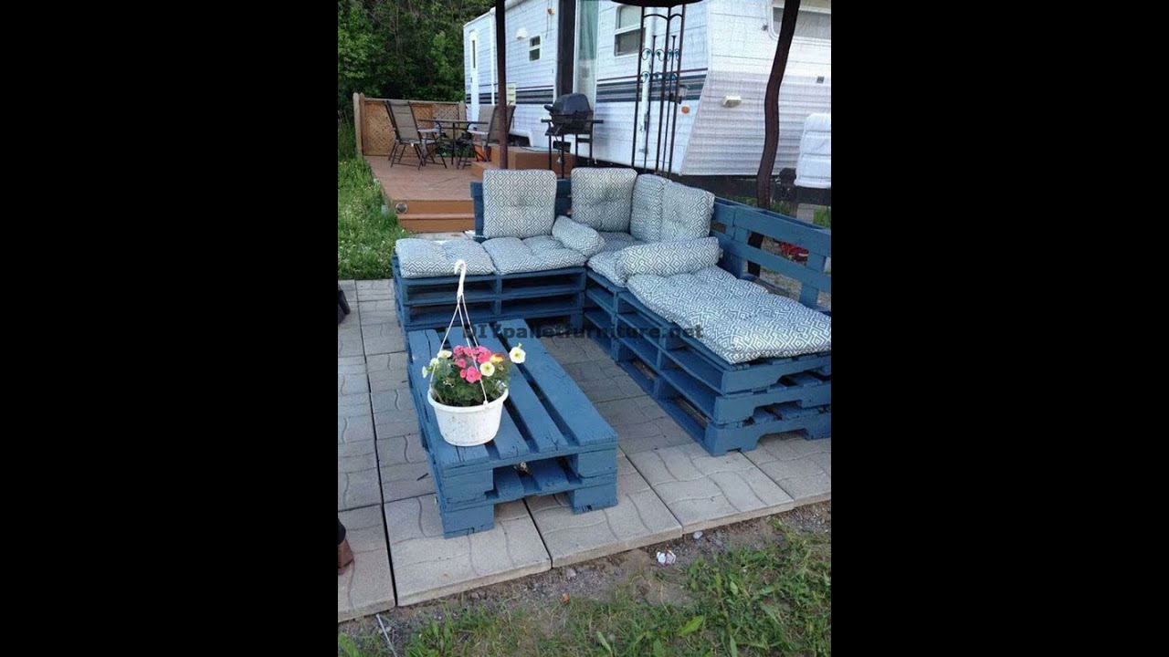 Come fare facilmente un divano chaise long con pallet interi youtube Arredo giardino pallet