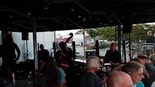 The Jazz Pop Trio Feat. Janni Lavrsen