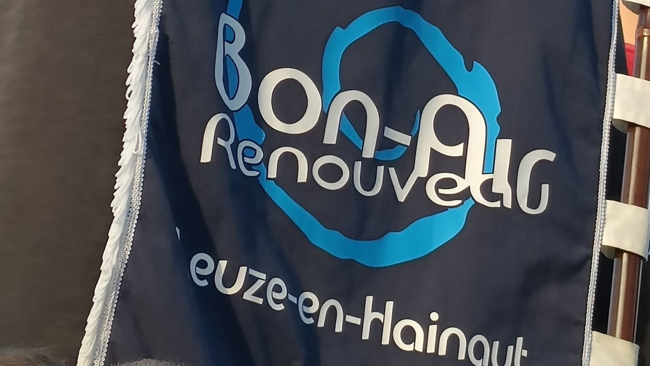 Leuze : Cortège folklorique dans le quartier Bon Air.