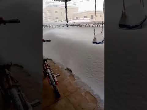 ثلج مدينة سحاب في الأردن يصل لمتر