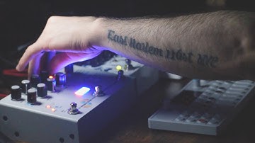 Hologram Electronics - Microcosm OP-1 & Model: Samples // Ambient House/Techno Improvised Jam.