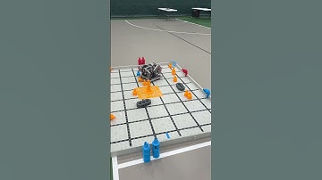 Something’s not right… #pushback #vex #robotics #roboticscompetition #robot