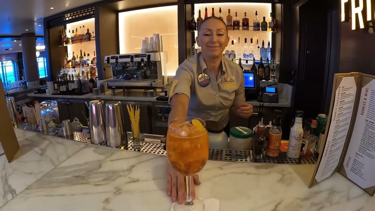 Carnival Firenze - How to Make an Aperol Spritz