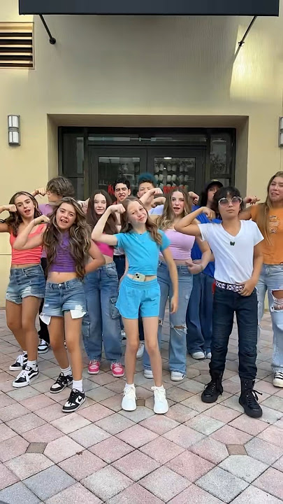 Nastya and friends / trending dance