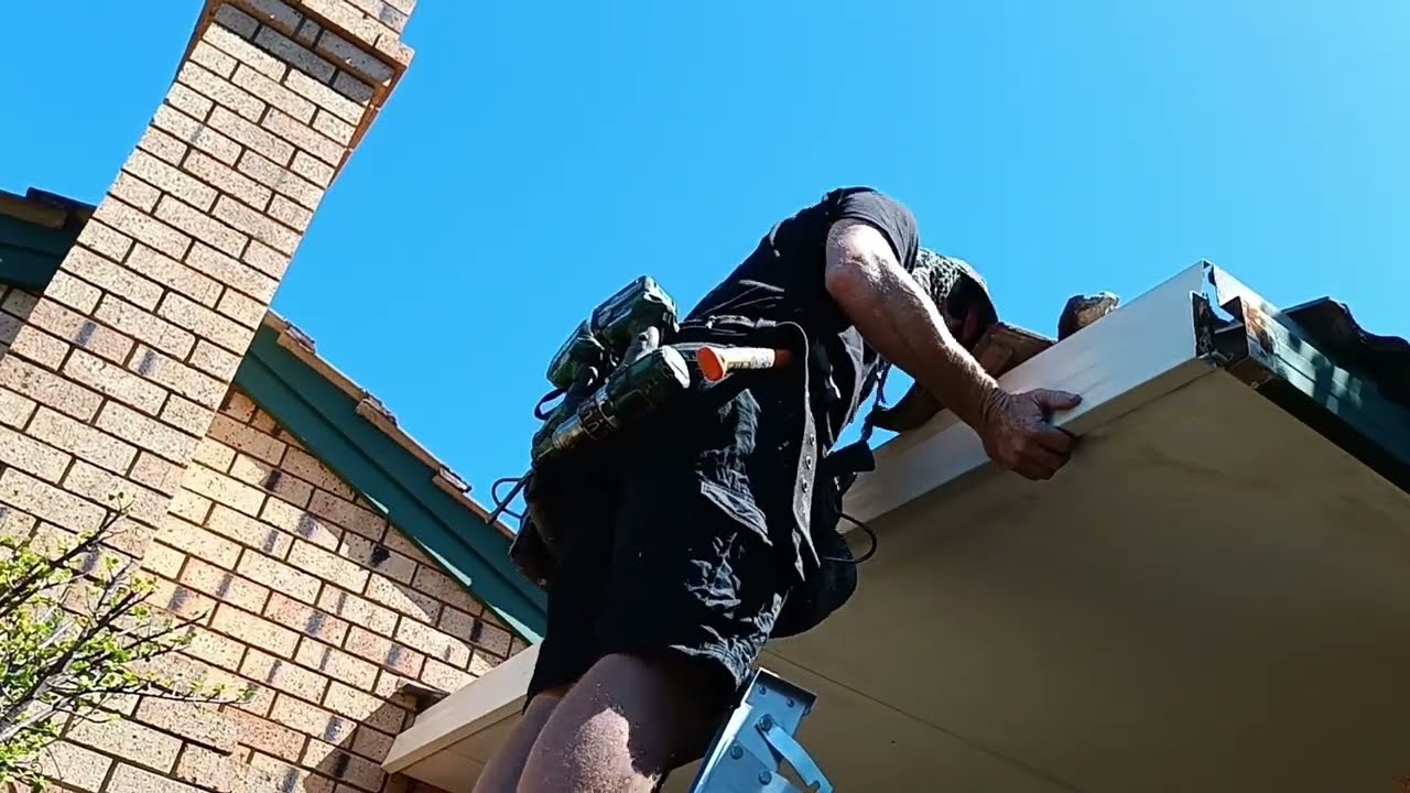 Как заменить металлическую панель