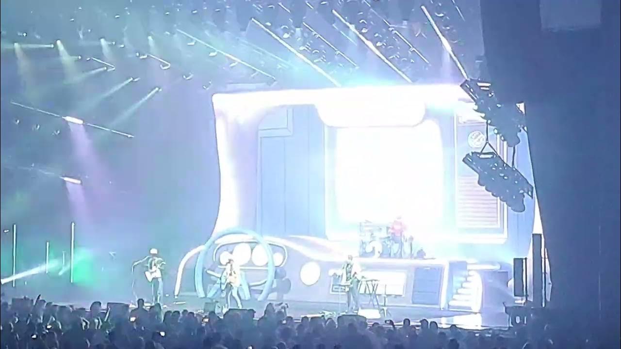 Weezer "I. The Waste Land," "Surf Wax America," and "Buddy Holly" (Live