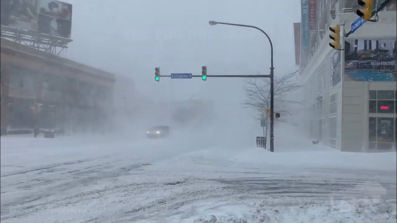 12-26-2020 Buffalo, - Lake Effect Snow Band in Downtown Buffalo WHITEOUT YouTube