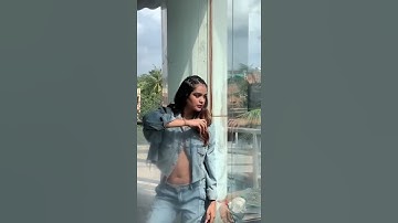 How To Pose Like A Model | Posing Tips For Women #modelposes #reels #trending #kanchi