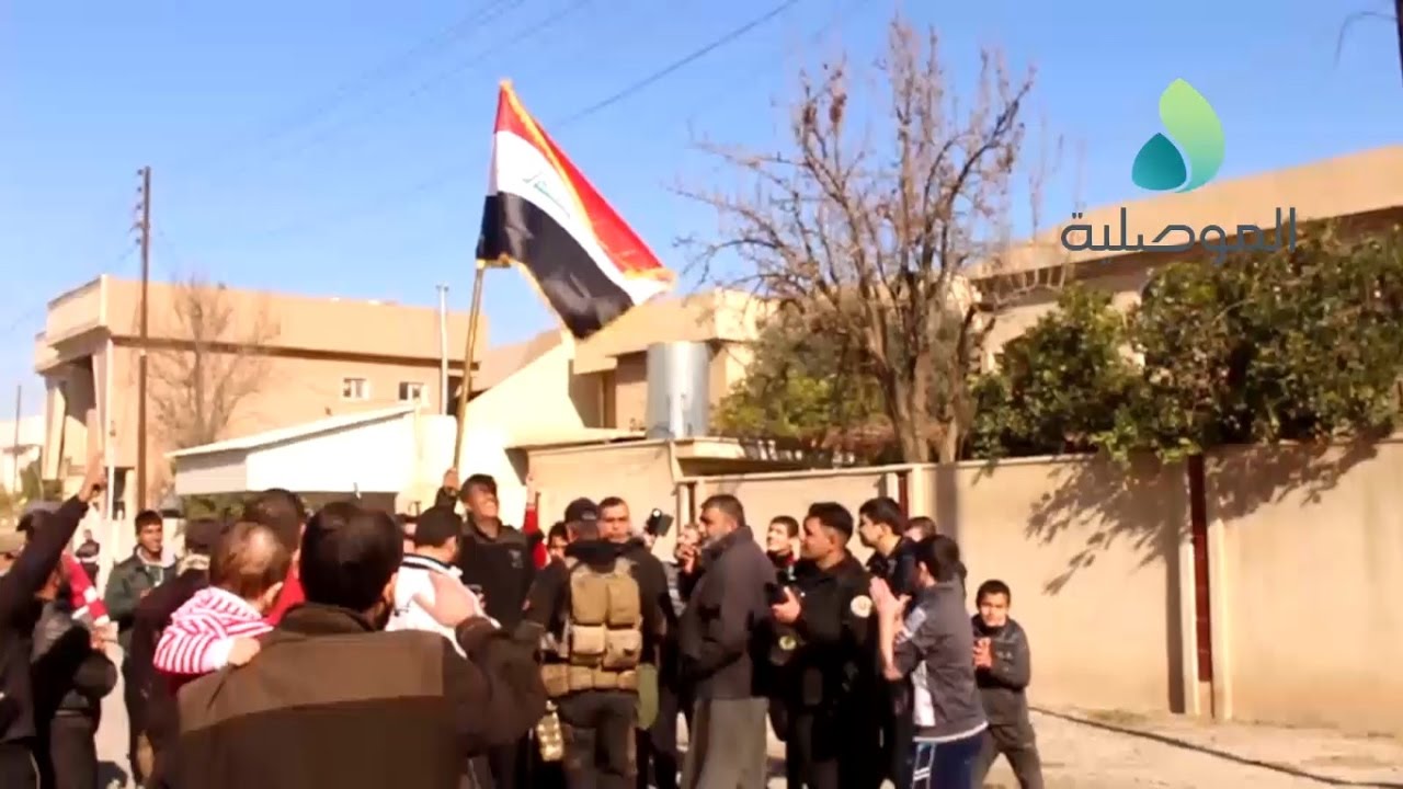 الفريق الركن عبد الوهاب الساعدي يتجول في حي المثنى ويلتقي الاهالي بعد تحريرهم من داعش