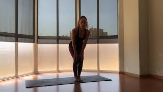 Nuria Martín - Yoga para unas piernas fuertes