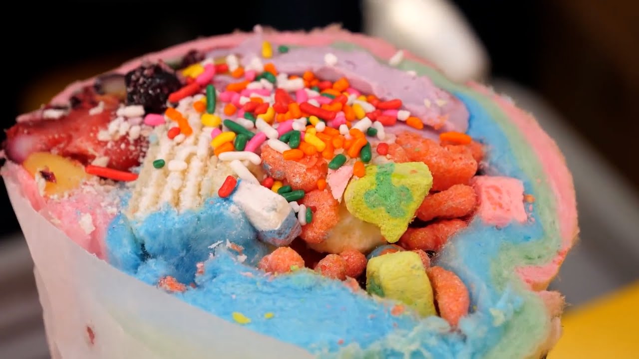COTTON CANDY BURRITO!! New York Street Food COTTON CANDY BURRITO w/ ICE CREAM, CEREAL