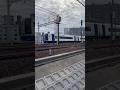 橋の上から近距離で撮影、2本の電車が交互に通過 #train #電車 #railway