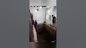 بعد أن أخبره الشيخ بأن تحت منزله كنز ماتزال رحلة البحث عن ذالك الكنز مستمرة 