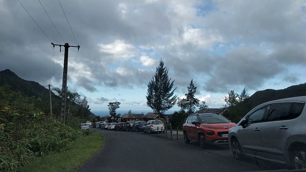 Route depuis cascades de Takamaka, île de la Réunion