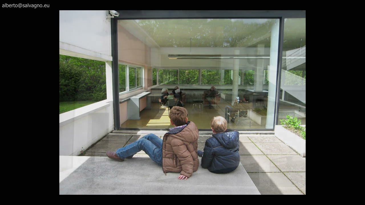 VILLA SAVOYE DI LE CORBUSIER