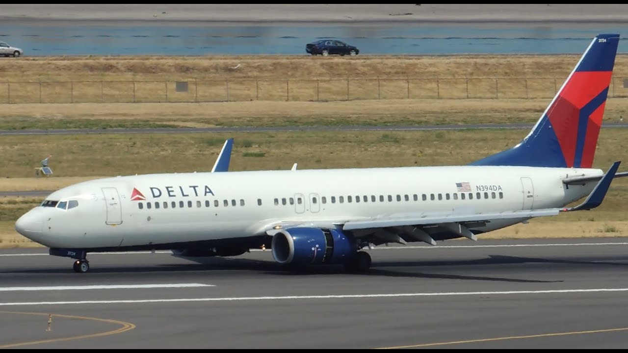 Delta Airlines Boeing 737-800 [N394DA] landing in PDX - YouTube