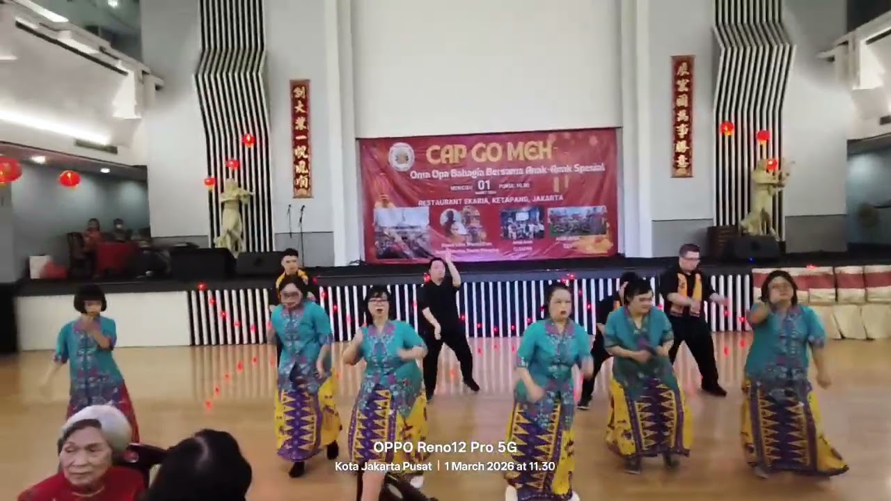 Alice Dan teman teman Menari naik delman dan lagu Menari Imlek