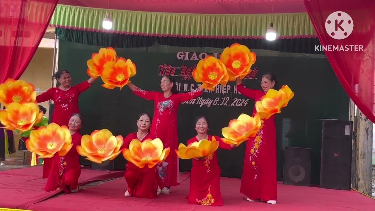 Múa ca ngợi Đảng cộng sản việt nam do hội NCT Đích Sơn trình diễn