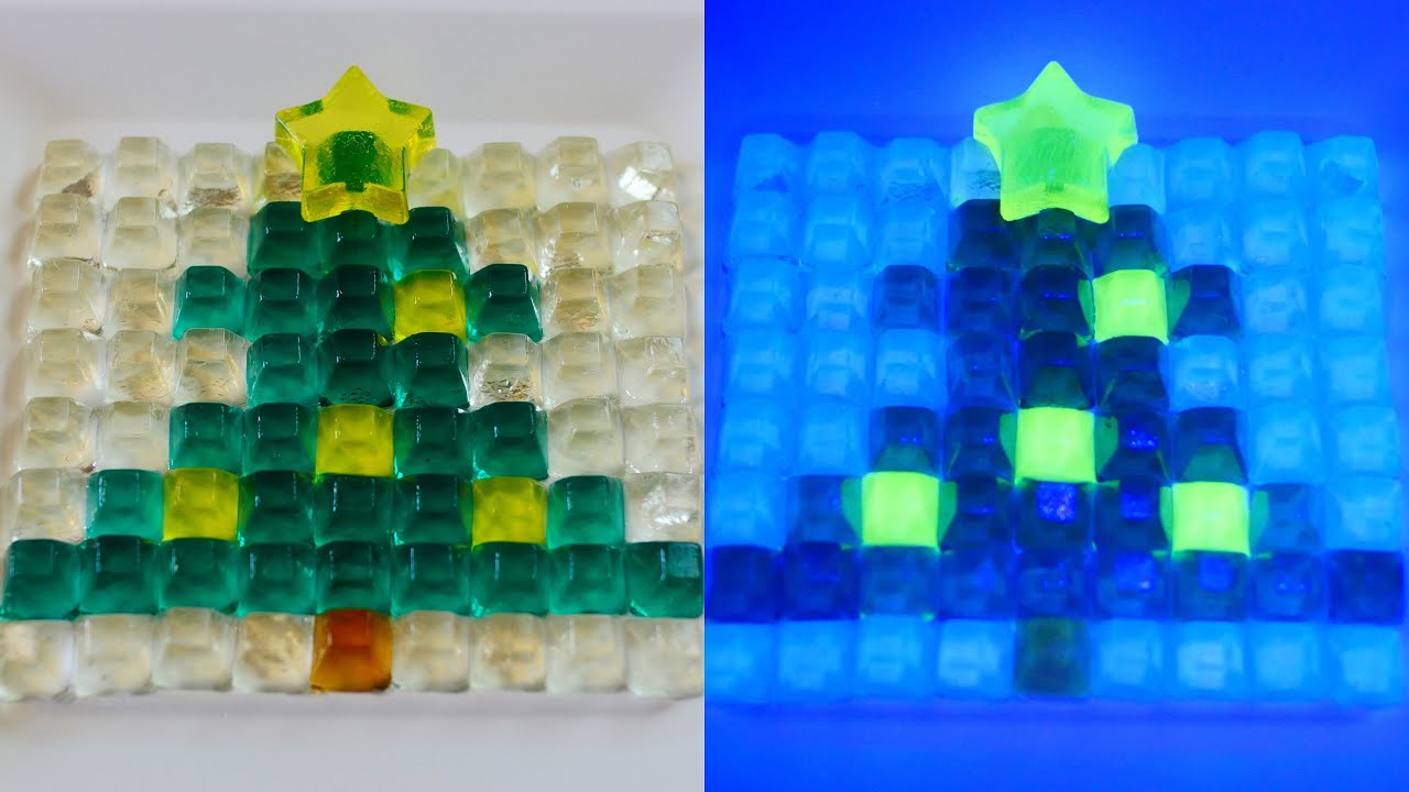 DIY Mosaic Gummy Tree モザイク クリスマス ツリー グミ ブラックライトで光る | MosoGourmet 妄想グルメ