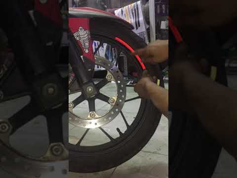Dán decal vành xe , liềng xe