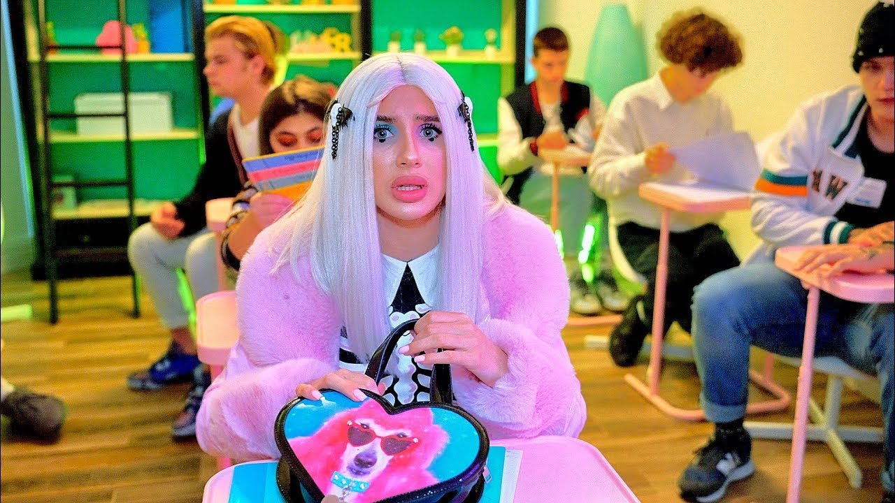 WAKAS NG PAGKAIBIGAN NG MGA VAMPIRE! 🧛‍♀️💔 Ngayon Naiwan si Florida na Vampire nang Walang Kaibigan!