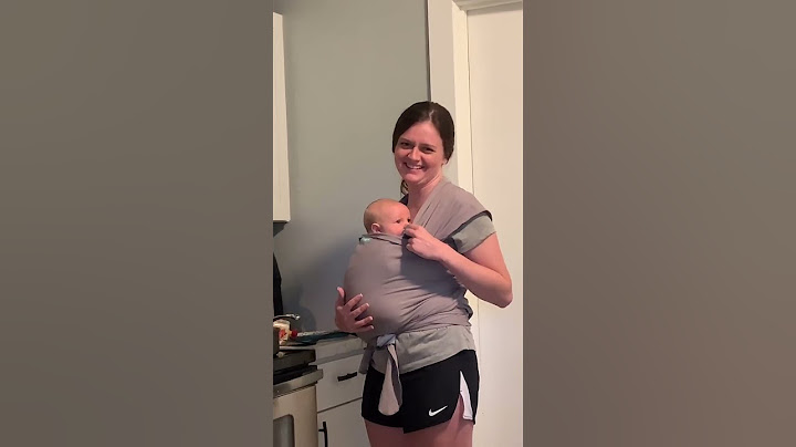 Mom Hacks: Balancing Cooking and Babywearing#momlife #babywearing #parentinghacks