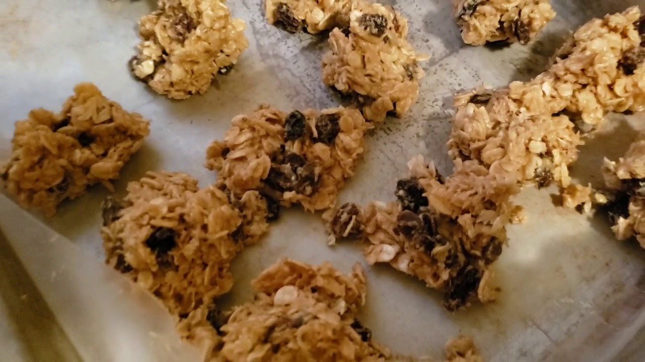 A quiet winter day/ Gathering apples from root cellar/A protein snack
