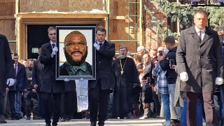 7 AM! Actor Tyler Perry unfortunately DIE at the age of 53. Condolences to the fans!