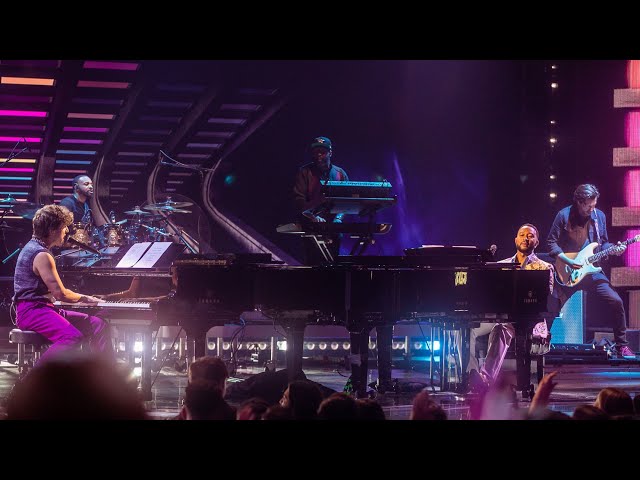 Charlie Puth – Light Switch + Medley with John Legend (Live from The 2022 iHeartRadio Music Awards) class=