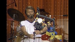 Glen Campbell • plays bagpipes on 'Mull of Kintyre' • 1981 [Reelin' In The Years Archive]