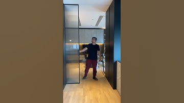 Cửa lùa kính sọc ngăn phòng đẳng cấp - sản phẩm vách lùa cánh kính Boloni