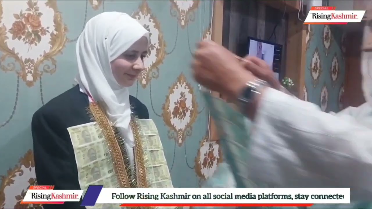 Atiya Khan tops Class 10 exams with 491/500, earning praise for her dedication and brilliance.