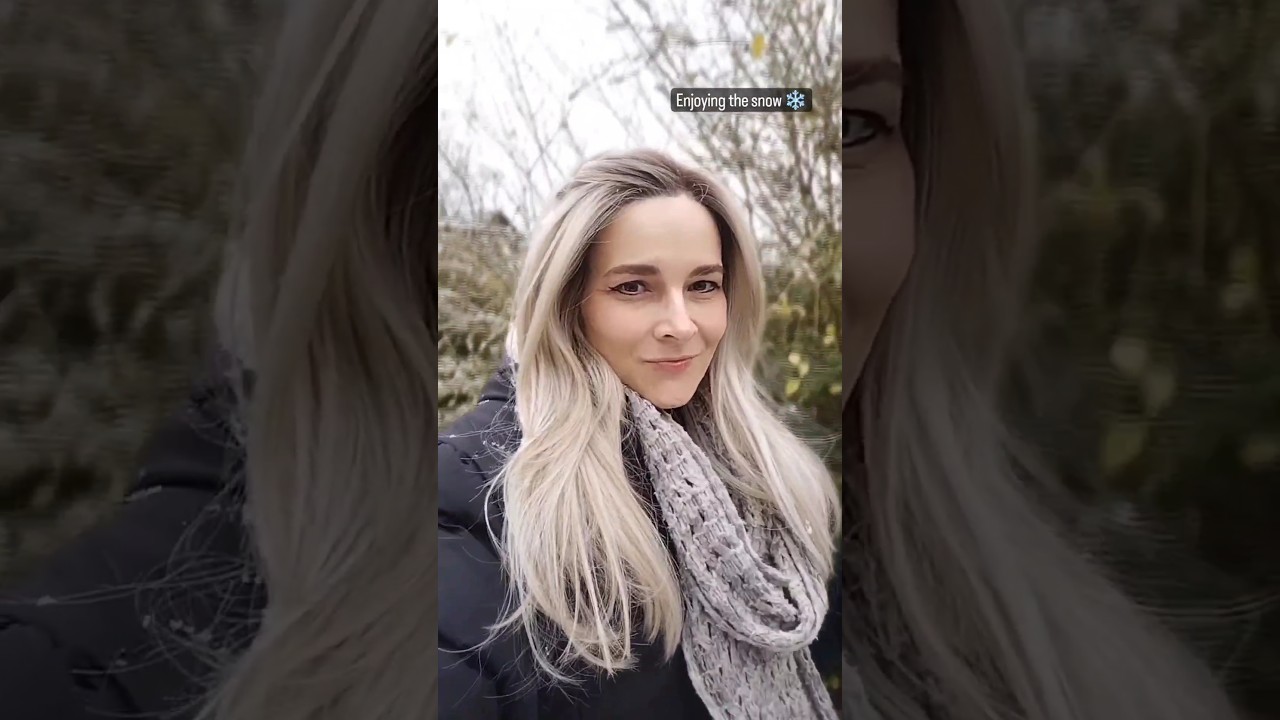 Wigs outside in the snow: Milonga Deluxe by Ellen Wille in Champagne Rooted 