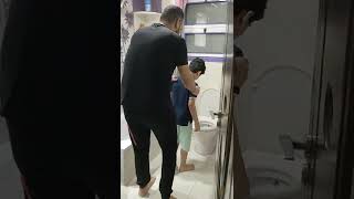 لما ابنك يعوز يعمل حمام في نص الليل شوف حصل ايه!!