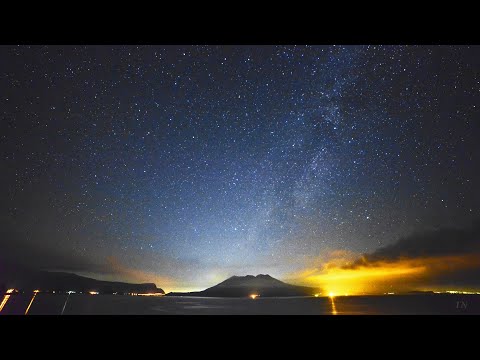 Timelapse / Sakurajima under the starry heavens.    星空のある桜島風景