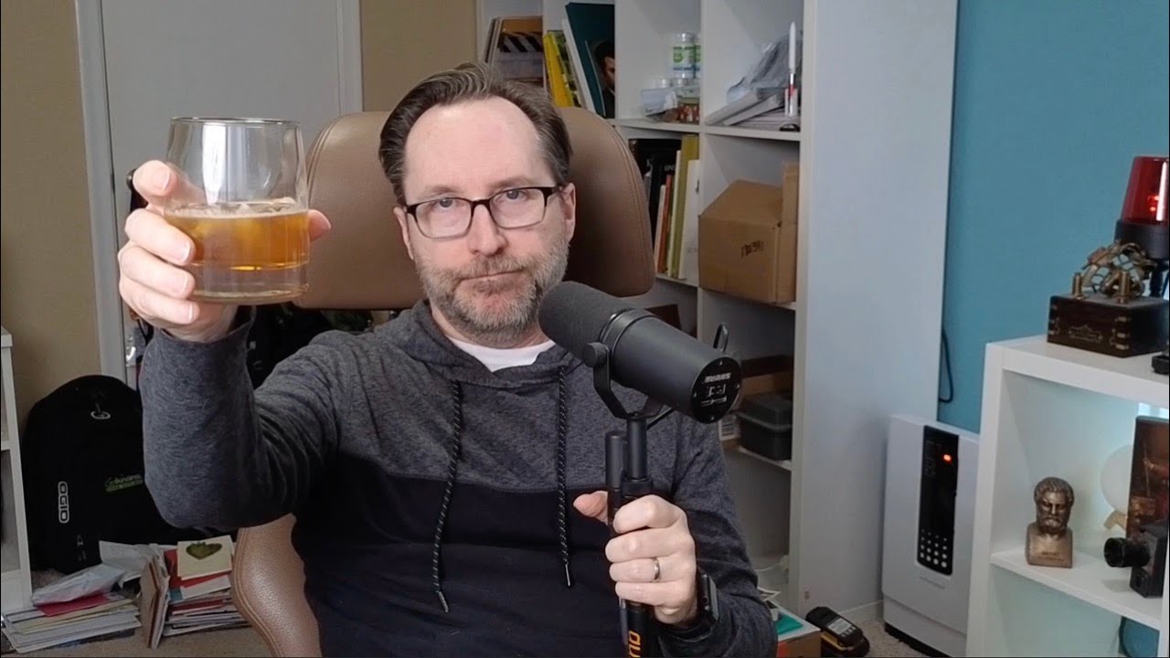 Мой четырехлетний труд, вложенный с любовью, наконец-то завершен. Это странно.