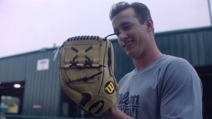 Glove Love: Dansby Swanson Gets Up Close and Personal with his A2K 1787 