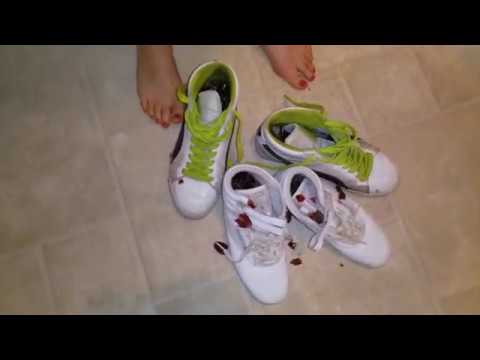 She and He playing with grapes - Reebok and Pumas