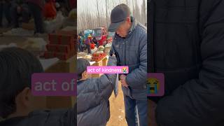 This video make you cry😭 #kindness #homeless 278