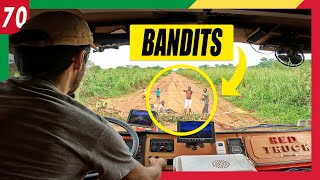 Face À Face Avec Des Coupeurs De Route Au Congo - Insécurité En Camion Aménagé