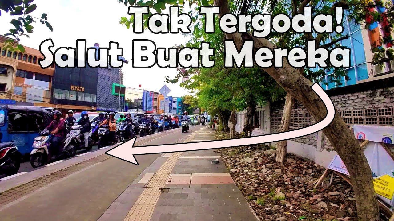 Empat Menit Jalan Kaki Di Trotoar Ini Ada 50 Motor Lebih Naik Ke empat-menit-jalan-kaki-di-trotoar-ini-ada-50-motor-lebih-naik-ke