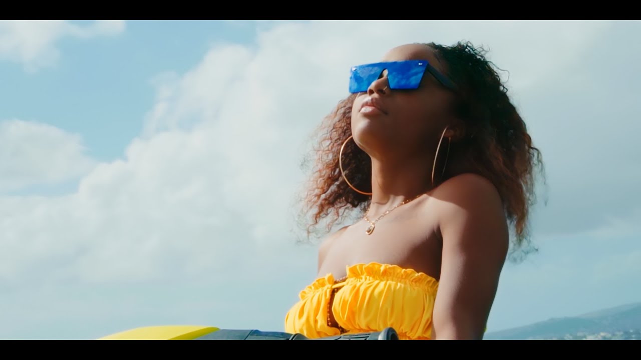 Guarda Maureen - La base su YouTube Guarda Maureen - La base su YouTube