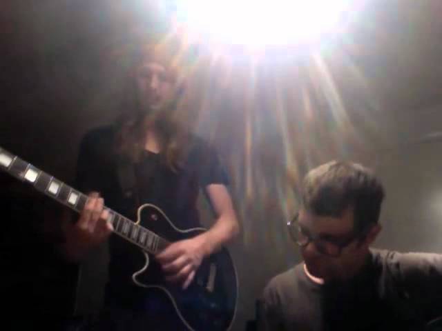 Mira Aye Lee Dee - Acoustic jam at Casa De Death Machine en YouTube Mira Aye Lee Dee - Acoustic jam at Casa De Death Machine en YouTube