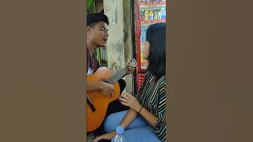 Pengamen ini Bikin Baper penonton || Aku Bukan Jodohnya - Tri Suaka