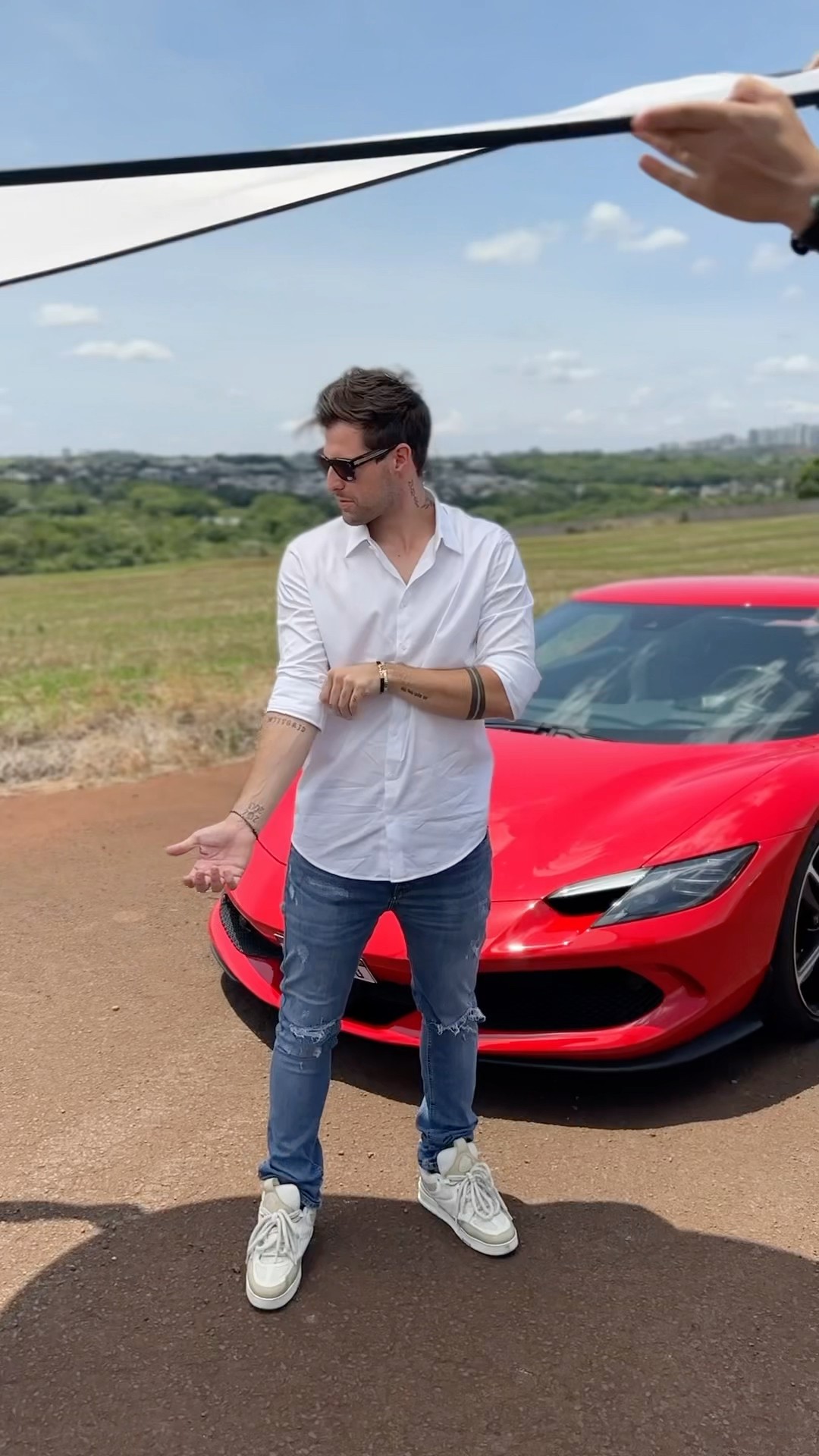 SESSÃO DE FOTOS COM A FERRARI!! #rezende #rezendeevil #ferrari