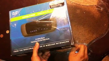 Cisco Linksys E1000 Unboxing.wmv