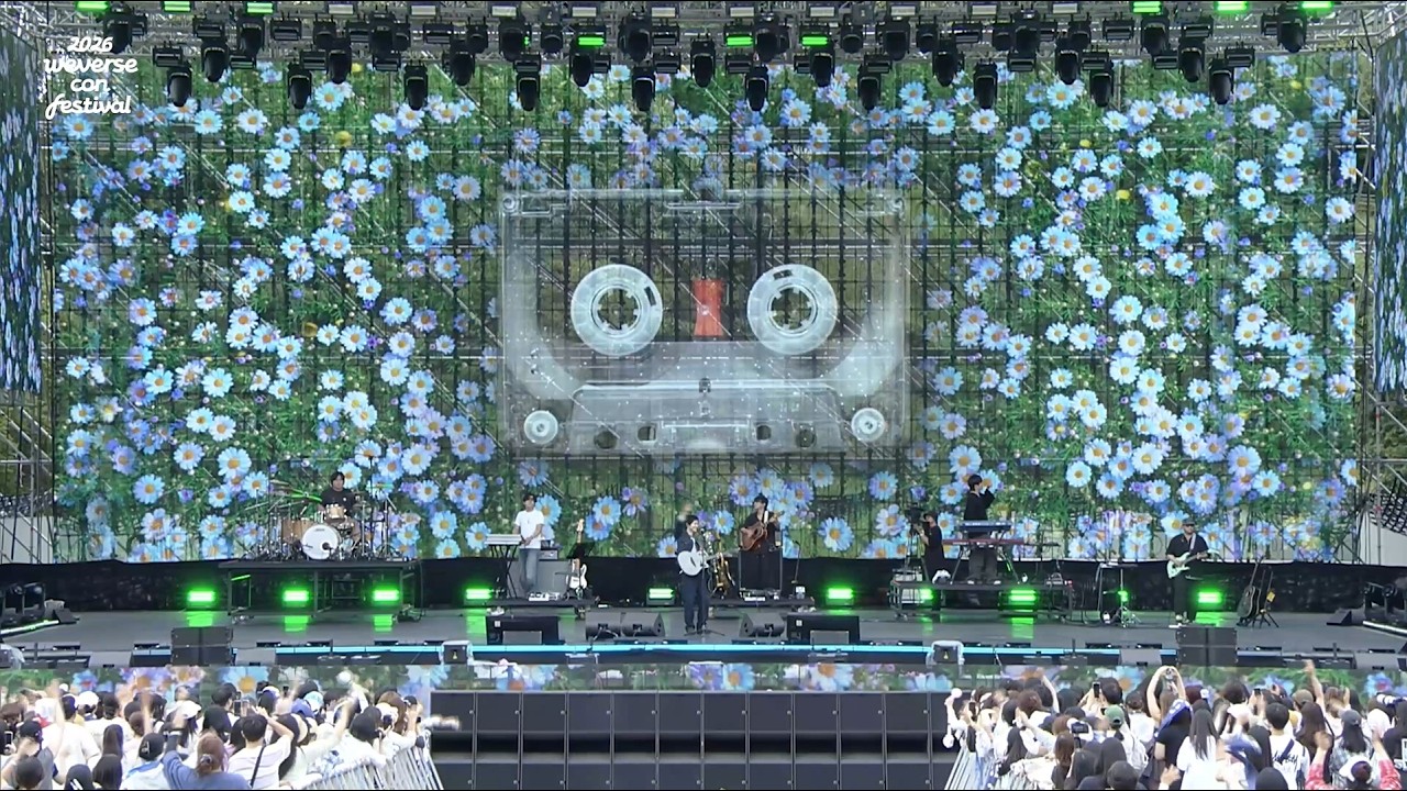 YouTube에서 하현상 (Ha Hyun Sang) - 'RADIO RADIO' @ 2026 Weverse Con Festival 보기 YouTube에서 하현상 (Ha Hyun Sang) - 'RADIO RADIO' @ 2026 Weverse Con Festival 보기