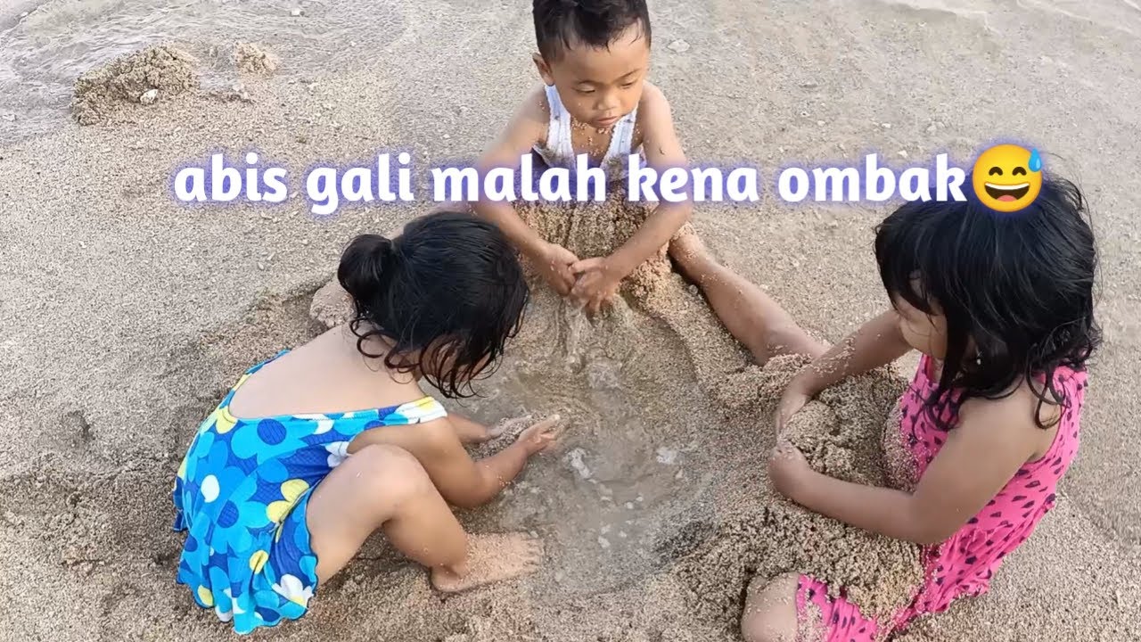 kreasi main pasir di pantai Sanur-Bali | Prabasita